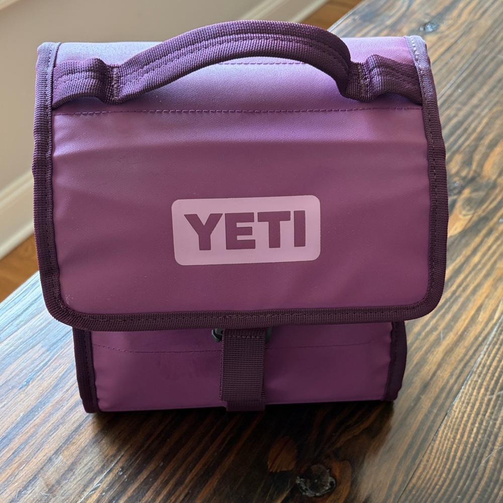 YETI Violet & Purple Daytrip Insulated Lunch Bag
